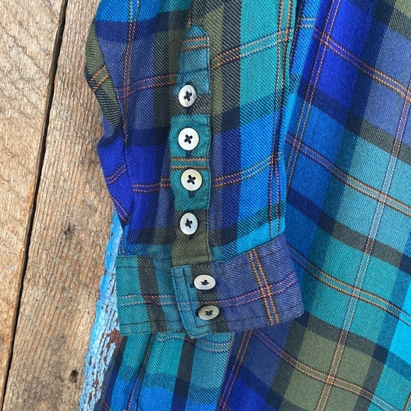 Intro Blue & Green Plaid Button Down Top - Picture 3 of 5